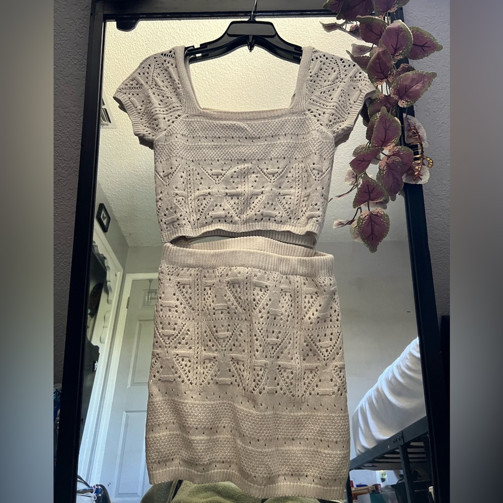 Two piece skirt set, Size: M